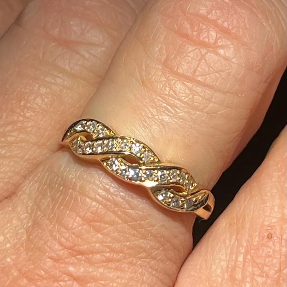 14K Diamonds Elegant Gold Braided Ring size 6.5-7 - Picture 6 of 10